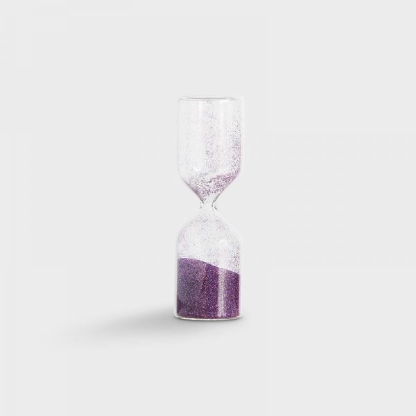 Questo intramontabile vetro glitterato viola è il regalo perfetto! Non indica il tempo