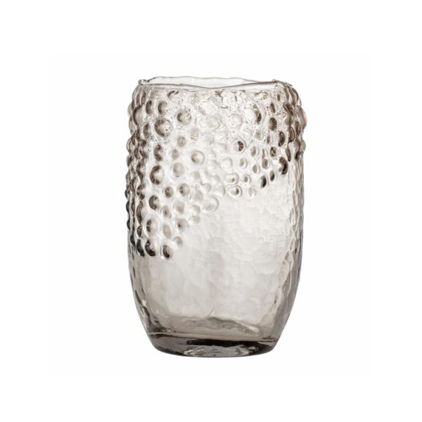 Vaso realizzato in vetro marrone con un design distintivo. Il vetro marrone trasparente ti consente di vedere attraverso il vaso e vedere dal fiore dallo stelo ai petali. Ha alcune somiglianze nella forma con un bicchiere