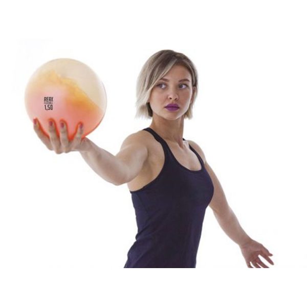 Reax Fluiball rivoluziona l’allenamento funzionale perché è l’unica palla medica al mondo con fluido interno che la rende dinamicamente instabile. Più versatile ed efficace di una ball tradizionale